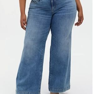 Torrid
HIGH RISE WIDE LEG JEAN
